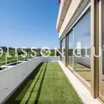 Rent 4 bedroom apartment of 301 m² in Madrid