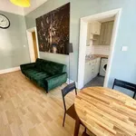 Rent 3 bedroom flat in Brighton