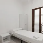 Rent 11 bedroom apartment in Barcelona