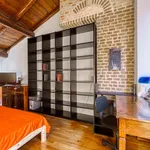 Rent 1 bedroom apartment of 700 m² in Bologna