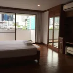 Rent 4 bedroom apartment of 330 m² in Bangkok