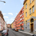 Pronajměte si 1 ložnic/e byt o rozloze 69 m² v Prague