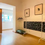 Rent a room of 90 m² in lisbon