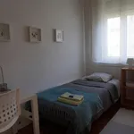 Rent 4 bedroom apartment in Lisbon