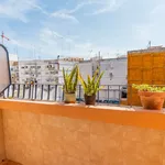 Alquilo 6 dormitorio apartamento de 75 m² en Valencia