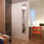 Rent a room of 130 m² in madrid