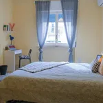 Rent a room in naples