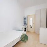 Rent 3 bedroom apartment of 90 m² in Milan