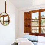 Rent 2 bedroom apartment of 138 m² in Granada