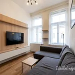 Pronajměte si 2 ložnic/e byt o rozloze 40 m² v Prague