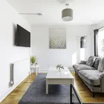 Rent 2 bedroom apartment of 678 m² in London