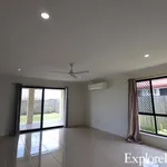 Rent 4 bedroom house in Bucasia