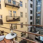 Pronajměte si 3 ložnic/e byt o rozloze 82 m² v Prague