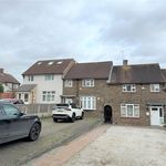 Rent 3 bedroom flat in Romford