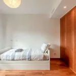 Rent 2 bedroom apartment of 128 m² in lisbon