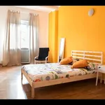 Rent a room in milan