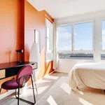 Rent a room in paris