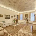 Rent 4 bedroom apartment of 150 m² in Venezia