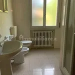 Rent 5 bedroom apartment of 95 m² in Modena