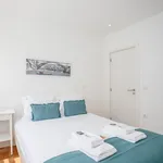 Rent 1 bedroom apartment of 45 m² in Porto