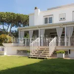 Rent 5 bedroom house of 380 m² in Rome