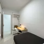 Rent a room of 77 m² in barcelona