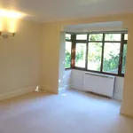 Flat to rent in Ray Park Avenue, Maidenhead SL6