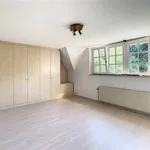 Huur 6 slaapkamer huis van 1850 m² in BRAINE-L'ALLEUD