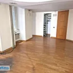 Affitto 5 camera appartamento di 220 m² in Naples