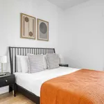 Rent 1 bedroom apartment of 47 m² in barcelona