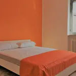 Rent 6 bedroom apartment in Bari