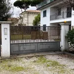 Rent 1 bedroom apartment of 90 m² in Forte dei Marmi