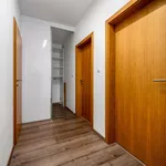 Pronajměte si 3 ložnic/e byt o rozloze 85 m² v Capital City of Prague