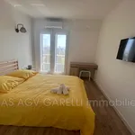 Appartement de 81 m² avec 5 chambre(s) en location à HYERES