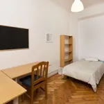 Rent a room of 135 m² in madrid