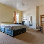 Rent 5 bedroom flat in West Midlands