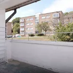 Rent 3 bedroom flat in Brighton