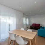 Apartamento T2 em moradia, terraço, Queijas