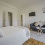 Rent a room of 200 m² in madrid