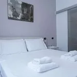 Rent 1 bedroom apartment of 65 m² in milan