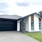 Rent 3 bedroom apartment of 519 m² in Christchurch