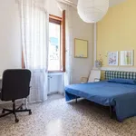 Rent a room of 100 m² in florence