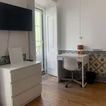 Rent 3 bedroom apartment of 35 m² in Lisboa