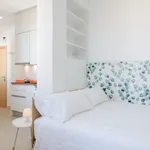 Rent 1 bedroom apartment of 22 m² in Madrid