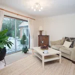 Rent 5 bedroom house in South East England