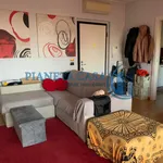 Rent 1 bedroom apartment of 75 m² in milano