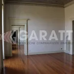 Affitto 6 camera appartamento di 280 m² in Monza