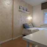 Rent 4 bedroom apartment in Madrid