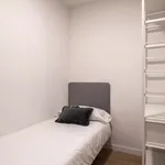 Rent 2 bedroom apartment of 65 m² in Barcelona