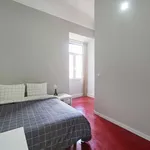 Rent a room of 399 m² in Lisboa